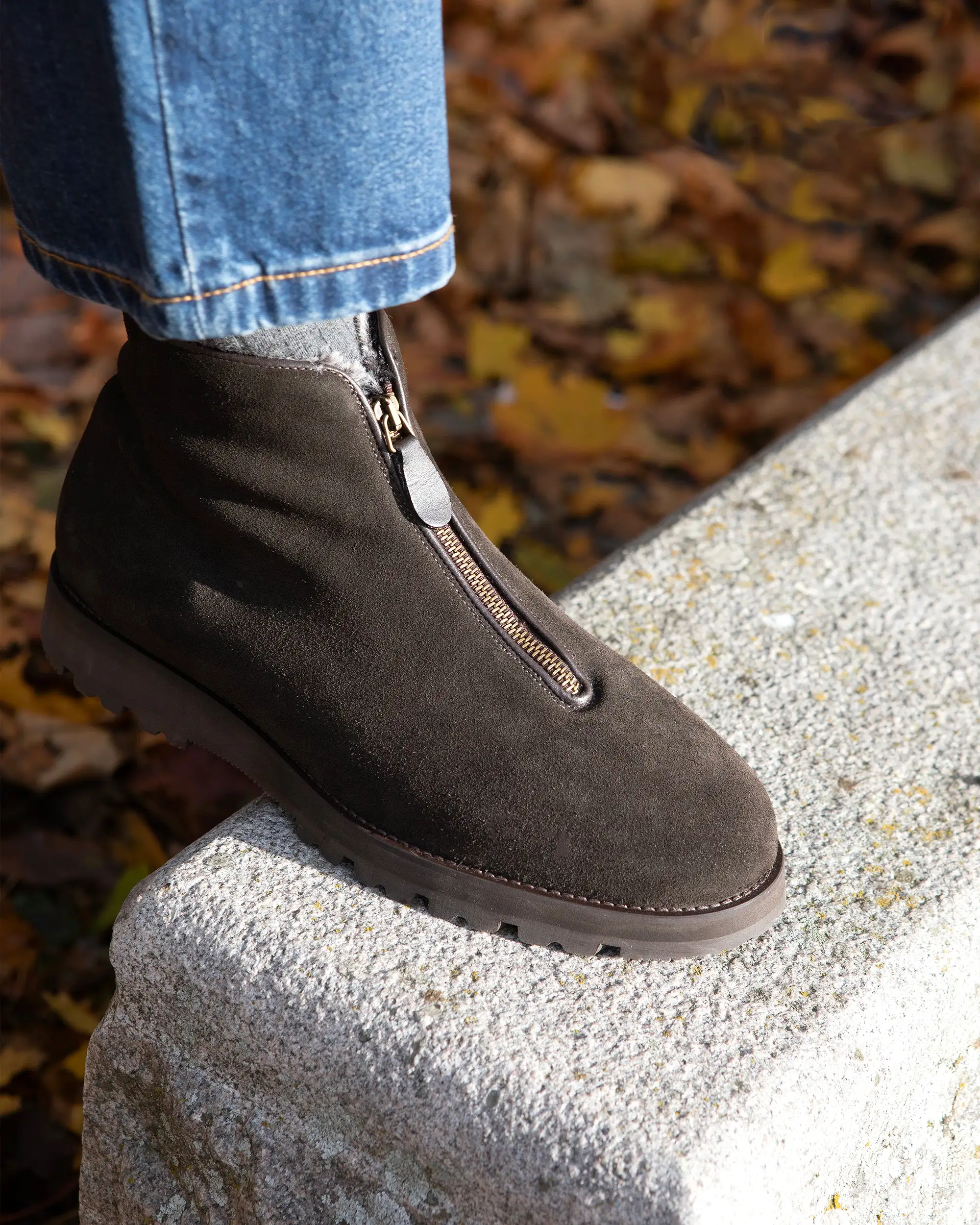 Funs – Dark Brown Suede