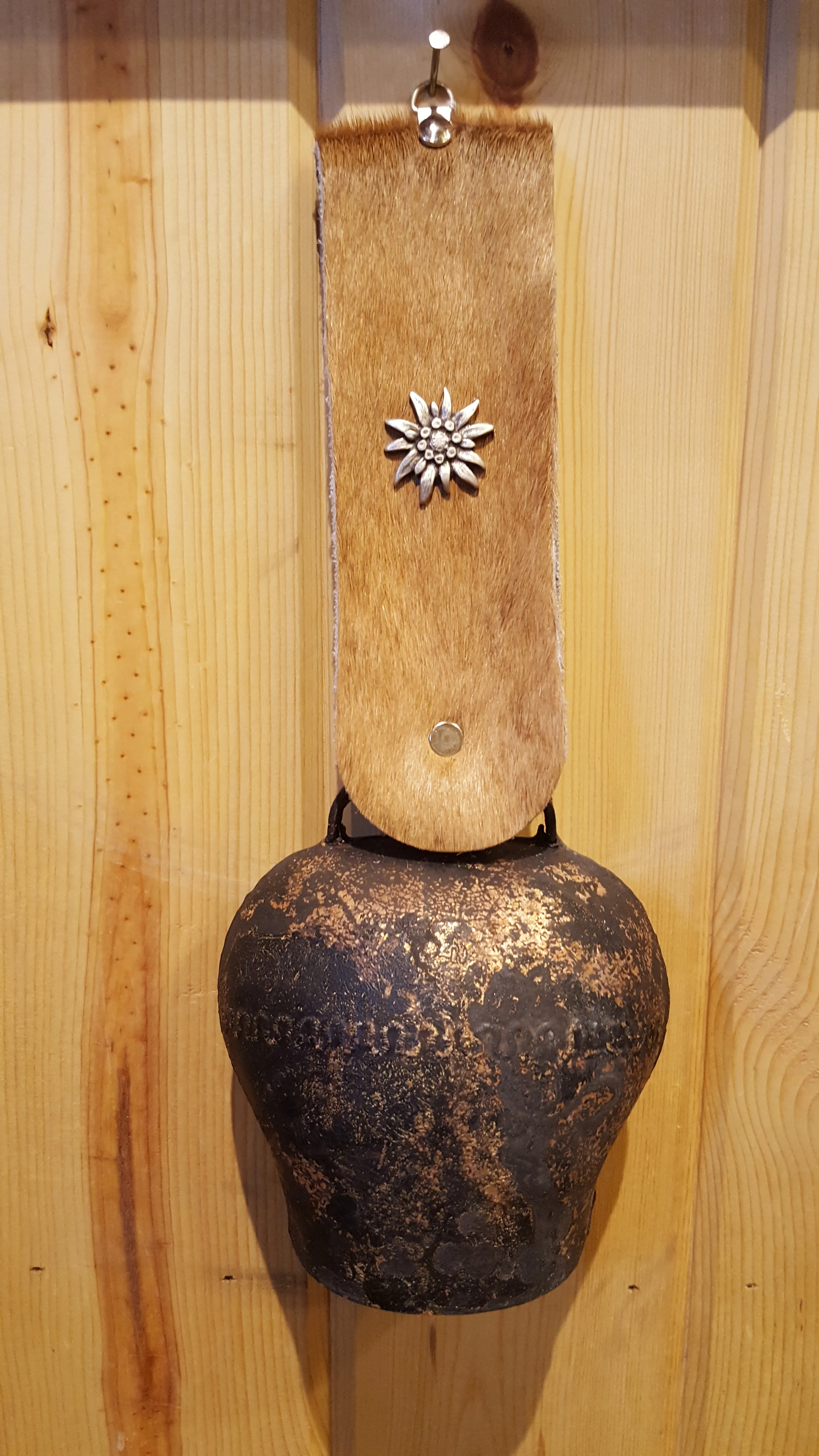 Swiss Cowbell: Rustic