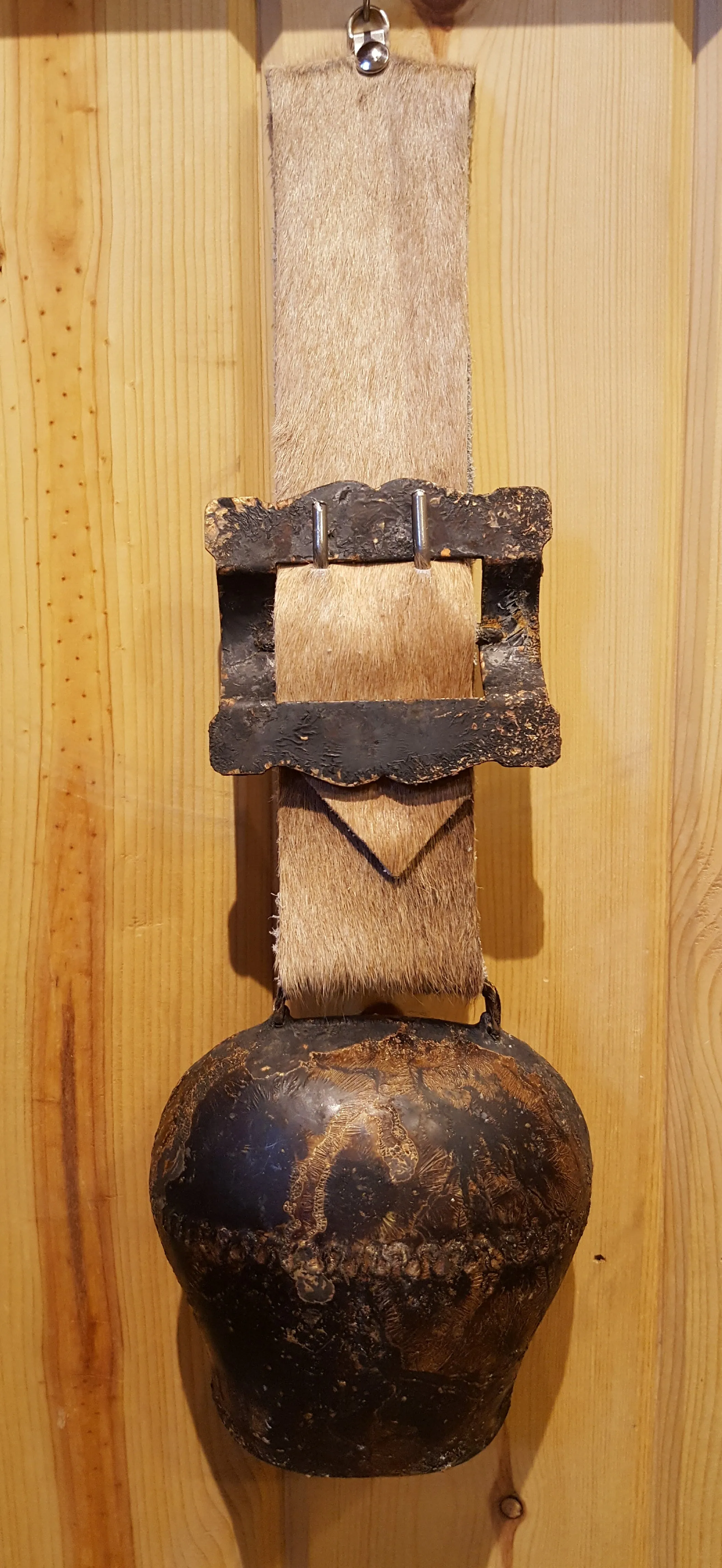 Swiss Cowbell: Rustic